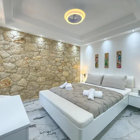 Helios Luxury Sea View With Private Pool Gym And Bbq Area