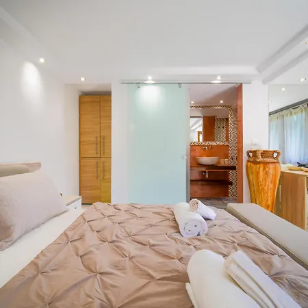 Helios Luxury Sea View With Private Pool Gym And Bbq Area *